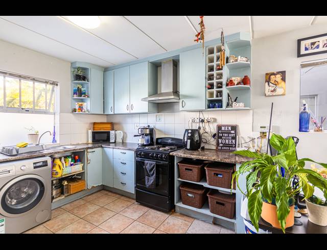 2 BEDROOM APARTMENT SOLD IN WEST BEACH